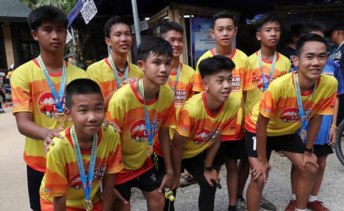 泰国4000人马拉松纪念山洞营救一周年