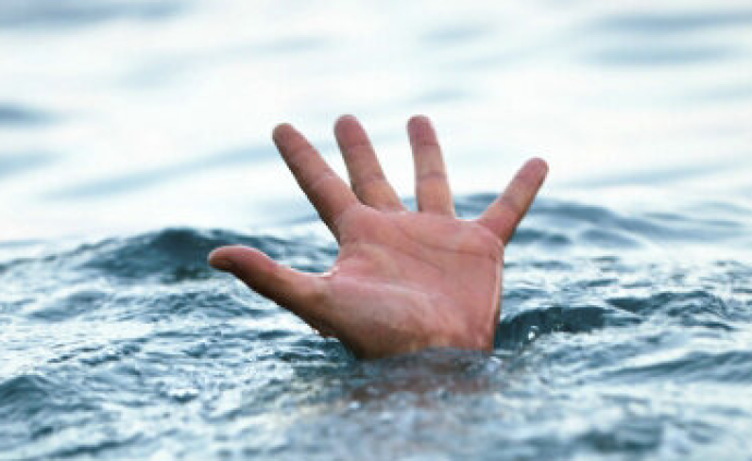 云南宣威通报：4学生暑假相约池塘游泳，2人意外溺亡