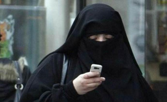 为防范恐怖分子隐藏身份，突尼斯禁止在公共机构穿戴蒙面面纱