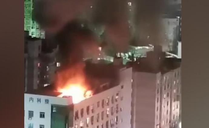 深圳福田第二医院明火扑灭，10辆消防车52指战员到场处置