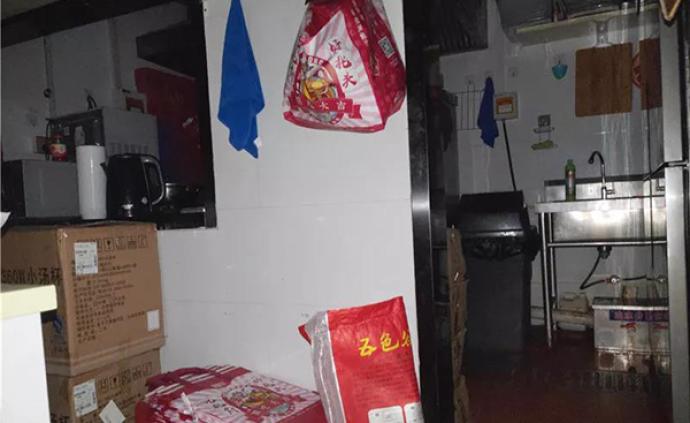 南京“网红”外卖店被曝惊人内幕：健康证造假，食材变质发霉