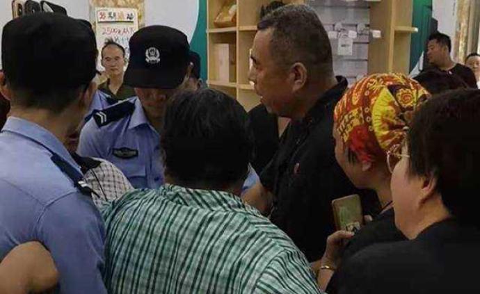 南京暴力抗法咬伤法官的艾滋病毒携带者已被批捕