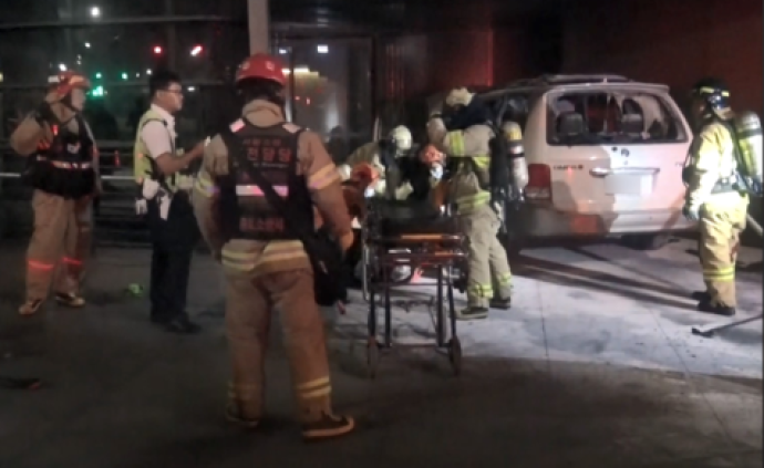 外媒：78岁男子在首尔日本驻韩大使馆前纵火死亡