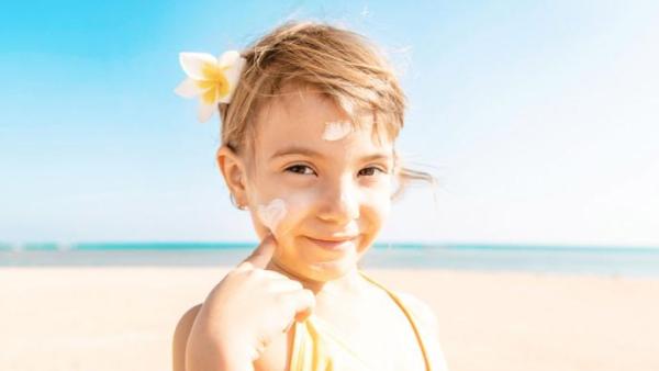 紫外线不得不防，该怎么给儿童做防晒？