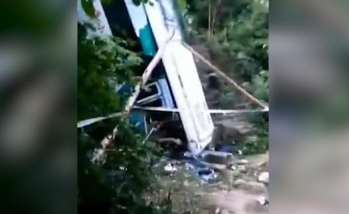 贵州铜仁一客车出事故8死3伤，原因正查