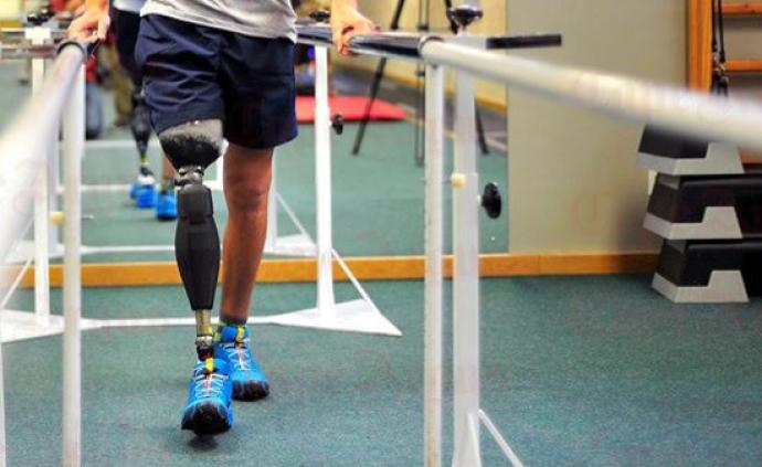 新研究让截肢者更灵活用义肢：无线充电小型电极装置植入残肢