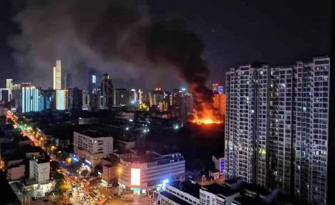 长沙一家电子厂发生火灾：过火面积约五百平方米，无人员伤亡