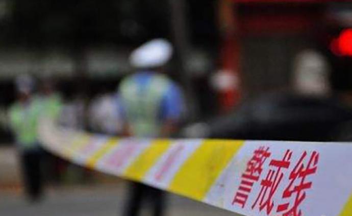 内蒙古两男子持枪抢劫金店致1人轻伤，警方悬赏寻找线索