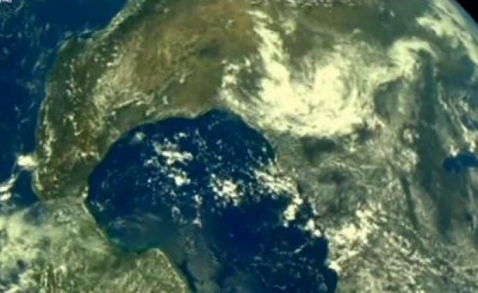 印度“月船2号”发回首组地球照片，展现不同色调下的地球