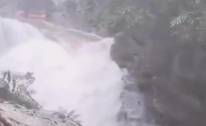 湖北鹤峰躲避峡突发山洪造成9人死亡4人失联，已救出61人