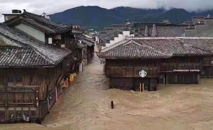 浙江临海遭遇超历史水位洪水，养老院被困老人大部分已转移