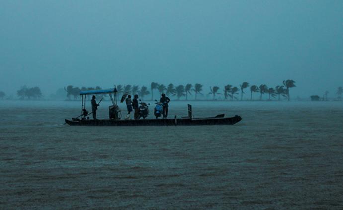 印度南部遭遇洪灾造成至少100人死亡