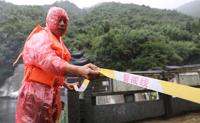 浙江临安遭遇史上最大短时局地暴雨，3人死亡4人失联