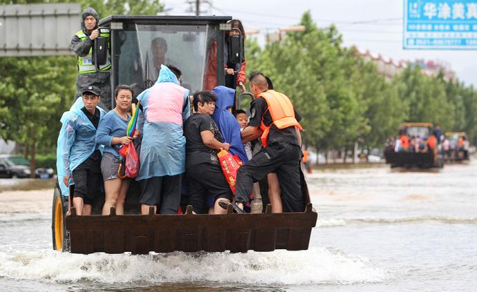 城事｜台风“利奇马”过后，浙江山东洪水退去群众展开自救