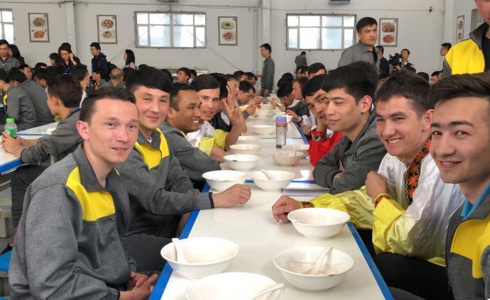 乌兹别克斯坦记者：新疆教培中心是学校而不是所谓“集中营”