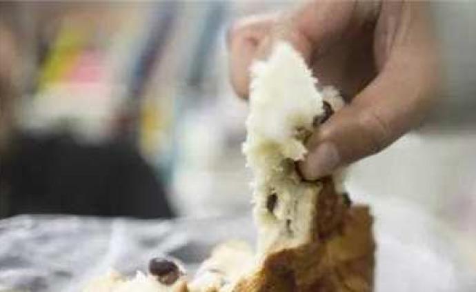 逛商场时吃了一块店员给的面包，杭州6岁男童不幸窒息身亡