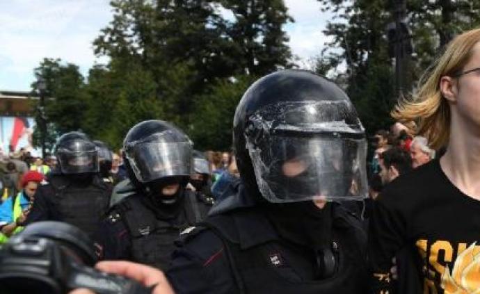 俄罗斯联邦委员会：境外势力操纵俄公民举行非法游行示威