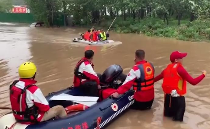 章丘暴雨多村被淹，消防疏散990余人