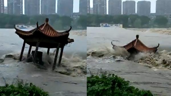 台风致河水暴涨，一凉亭瞬间被洪水冲垮