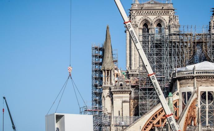 巴黎圣母院大火后修缮工程重启，防护措施加强