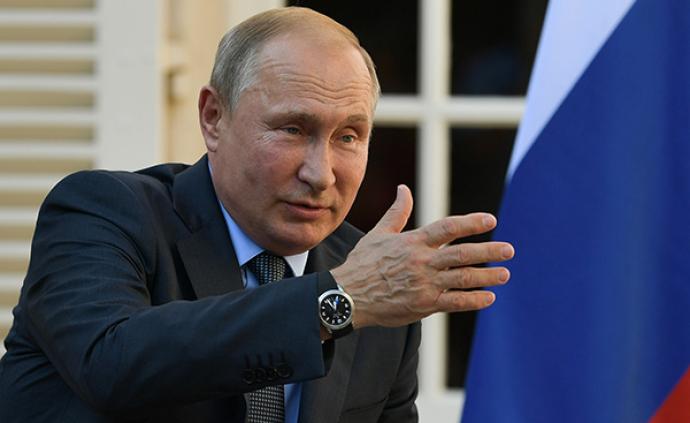 俄媒：普京与马克龙会面称G8已不存在，期待G7到俄罗斯