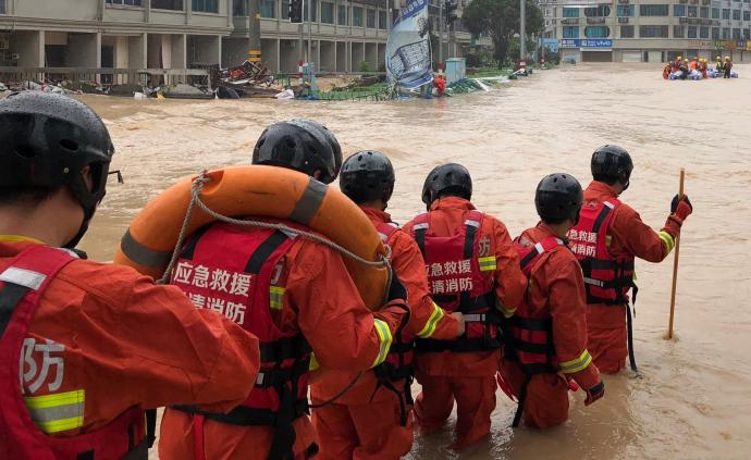 应急部答澎湃：台风利奇马登陆前，3.6万余名消防员已集结