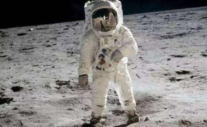 巴兹·奥尔德林：我们登陆月球那一天的真实情况