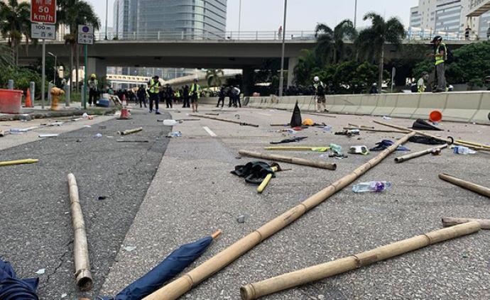 香港特区政府强烈谴责示威者暴力行为，警方将追究违法行为