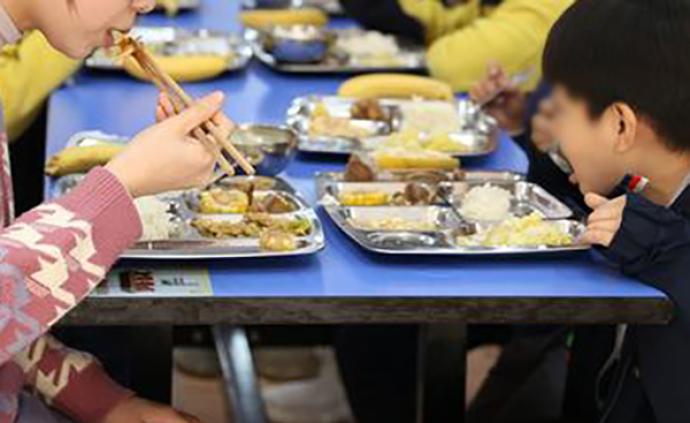 全国学生营养办发布预警：严格落实学校负责人陪餐制度