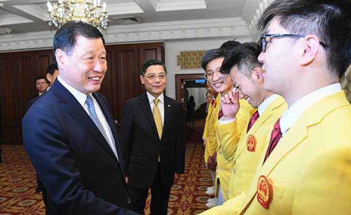 应勇市长看望慰问世赛上海选手，会见喀山市长