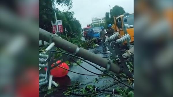 海南儋州凌晨突发龙卷风，8死1重伤