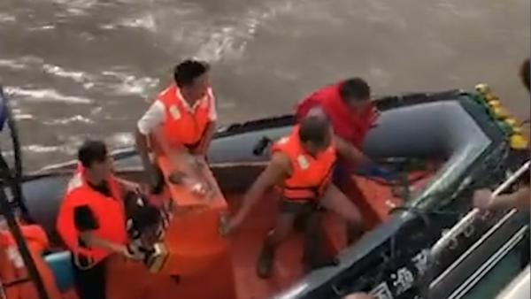 舟山一运输船为救人触礁沉没，2人遇难
