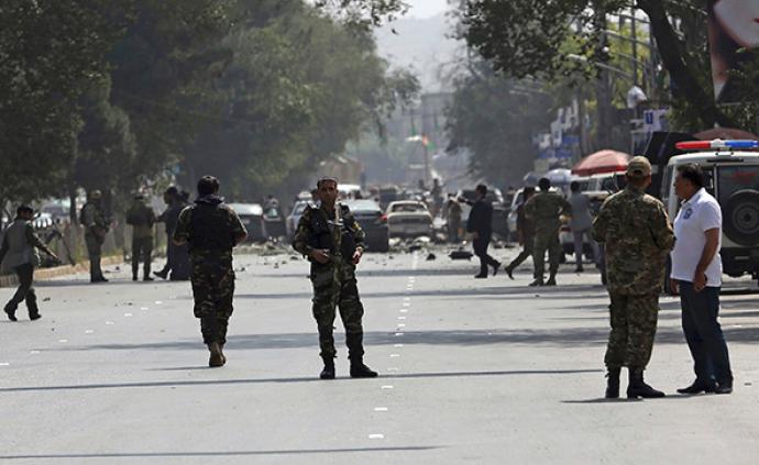 阿富汗汽车炸弹袭击致12名外国人死亡，塔利班宣称负责