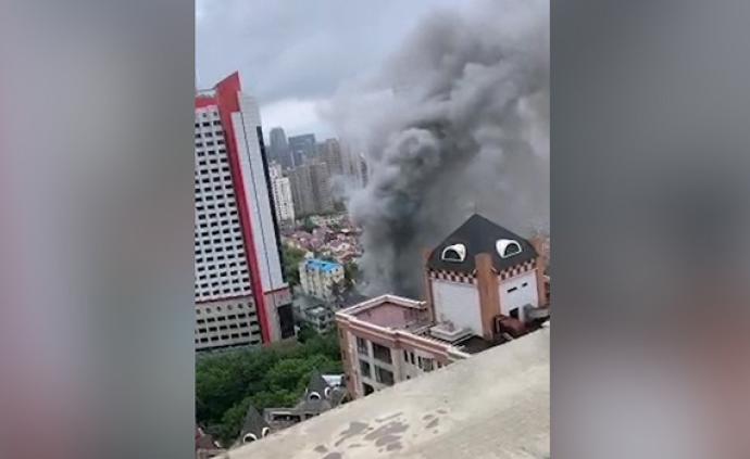上海陕西南路一门面店失火，消防：火灾已扑灭，无人员伤亡