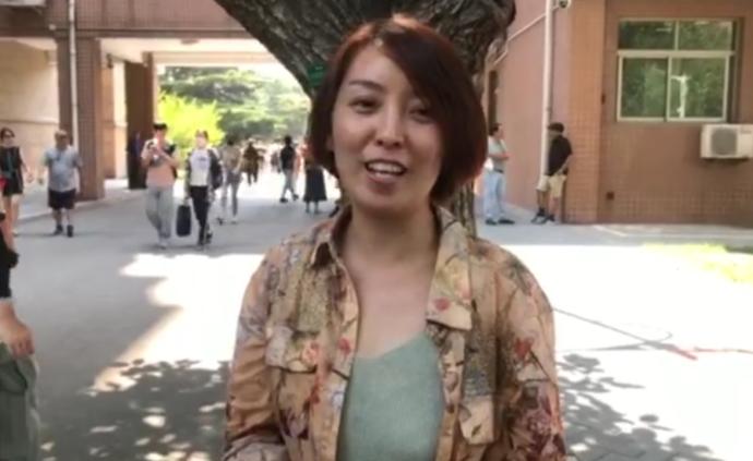 媽媽送兒上大學(xué):沒什么期待他開心就好