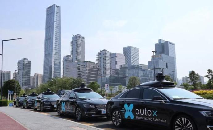 今年底明年初，100辆无人驾驶出租车将在上海安亭试运营