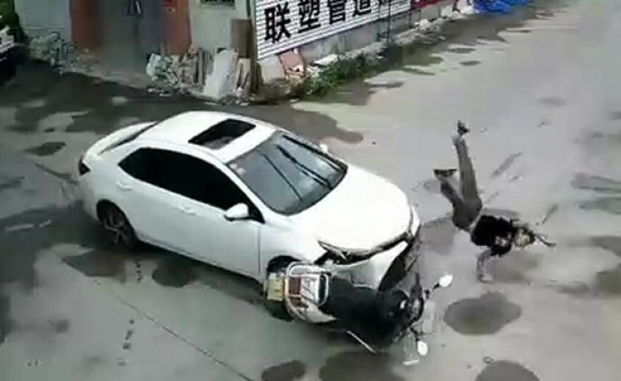 广东潮州一路口连发数起事故，交警：车流量增加，将设减速带