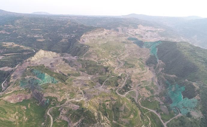 三门峡一矿区山体被指“喷绿”，企业曾被中央环保督察组点名