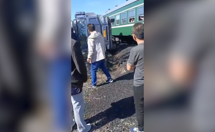 双鸭山一列车与运煤货车相撞，部分脱轨
