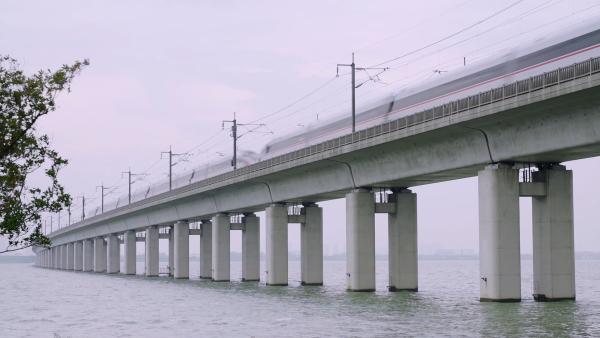 丹昆特大桥：桥长164公里，世界最长