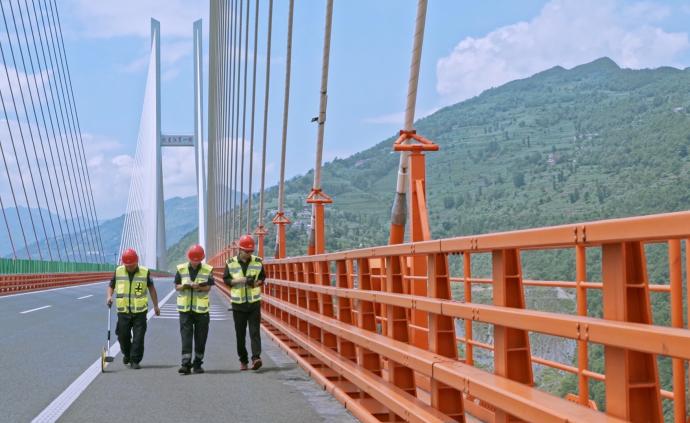 世界第一高桥“管家”如何维护大桥安全