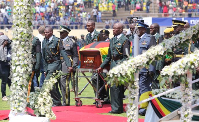 津巴布韦为前总统穆加贝举行国葬
