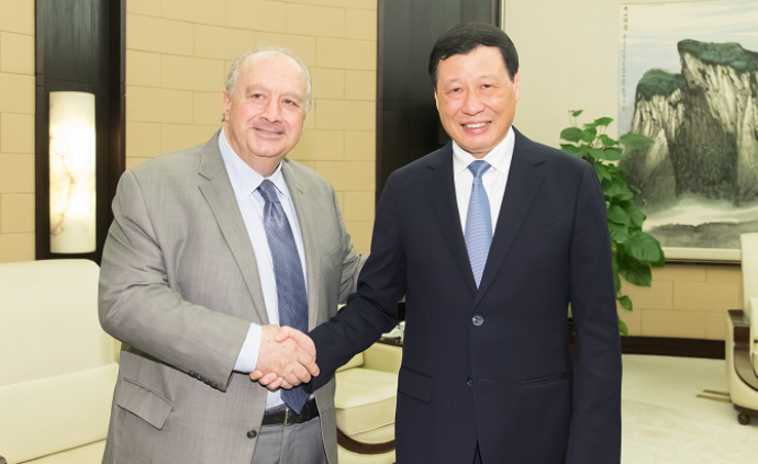 篮球世界杯比赛正酣，上海市长会见国际篮联主席穆拉托