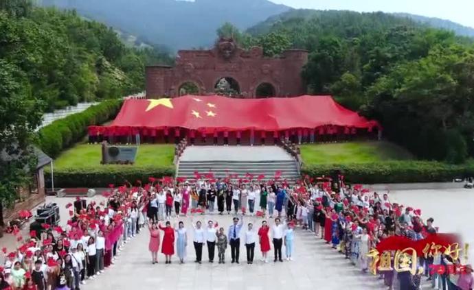 海天相接连云港古韵悠扬，花果山下激情唱响《我和我的祖国》