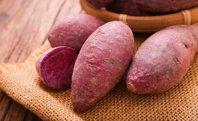 紫薯煮熟变蓝薯，是含有化学成分吗？  