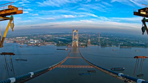 五峰山长江大桥：世界首座高铁悬索桥