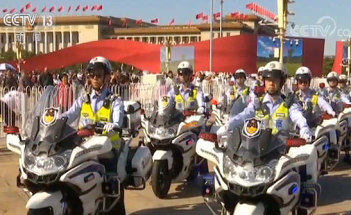 北京交警首批“铁骑队”上路，首批185名交警开始上路执勤