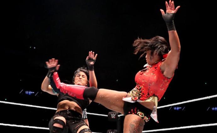 WWE摔角有了中国“死忠粉”，但开拓市场还要靠李霞
