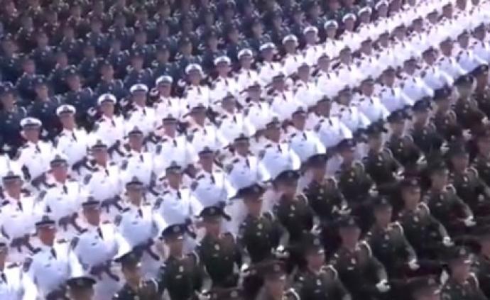 国庆丨预备役部队方队接受检阅