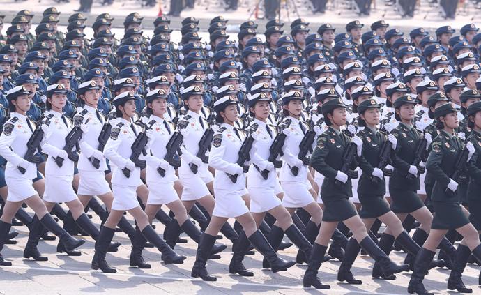 国庆图集④｜女兵方队：新中国国庆阅兵史上首次出现女将军